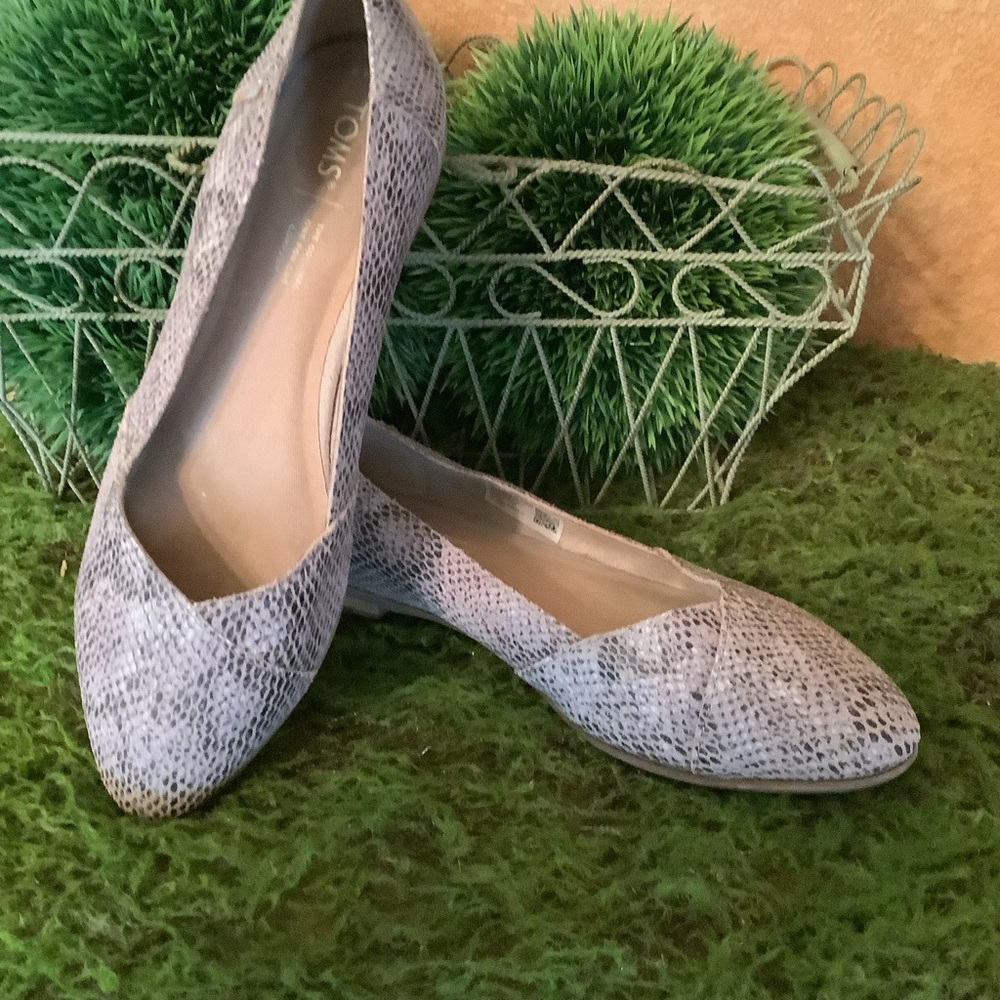 Toms Julie suede snakeskin print slip on flats size 8.5